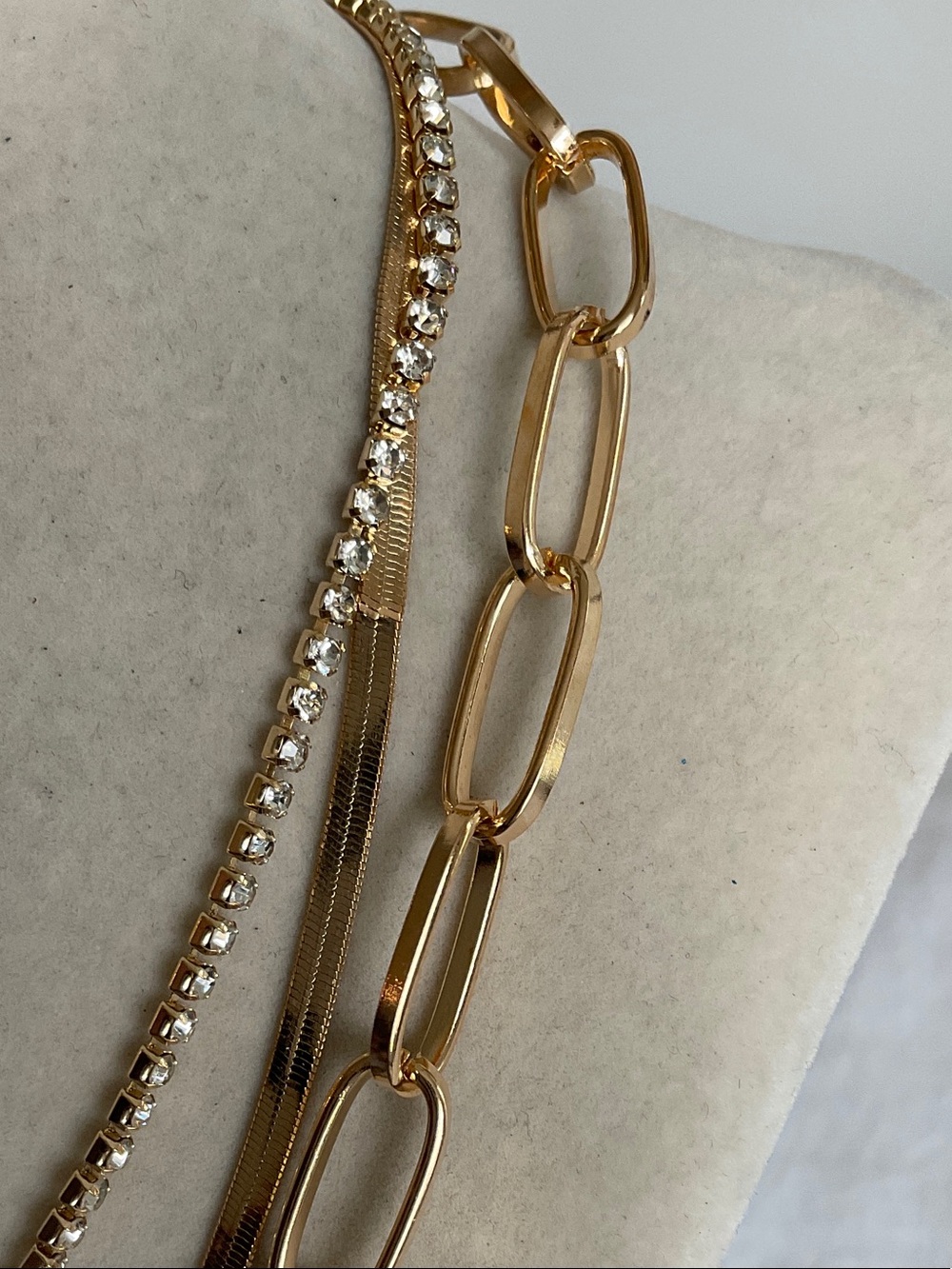Gold Layered Necklace NWOT - Picture 2 of 5